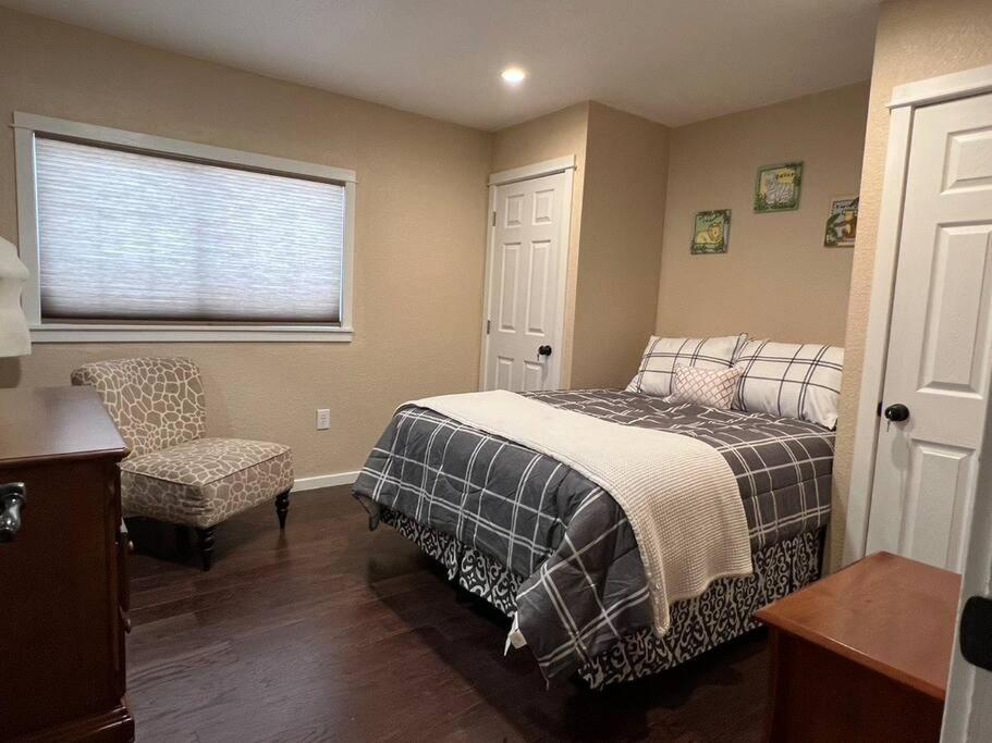Eclectic Farm Stay Near Redmond Exterior photo